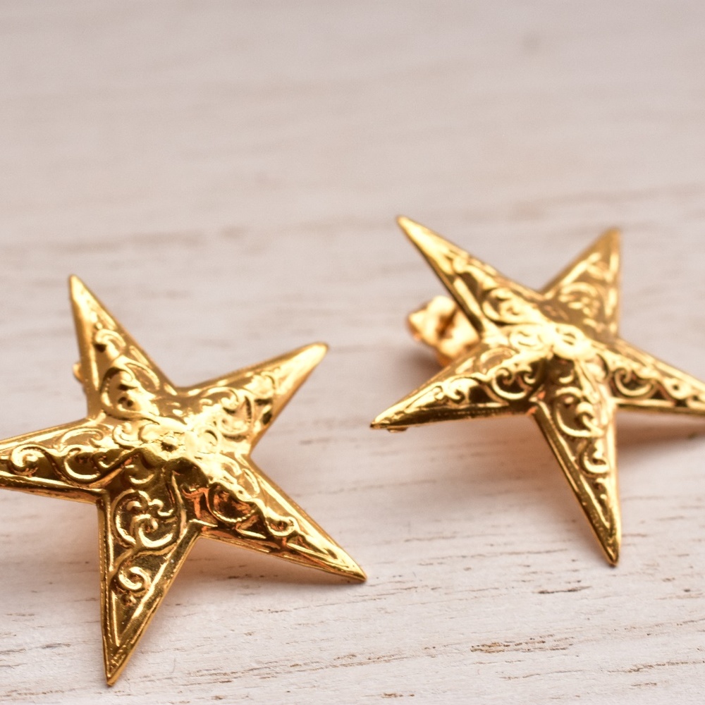Large Star Shape Earrings Goldtone